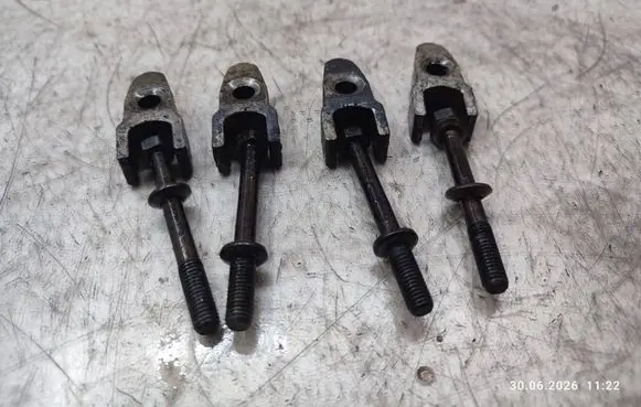 KIA Optima Fuel Injector clamp holder