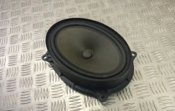 Nissan Navara D23 Front door high frequency speaker