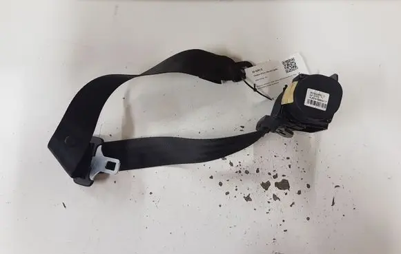 Middle seatbelt (rear)