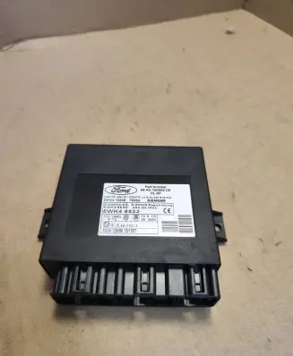 Ford Focus Comfort/convenience module 98AG15K600DE 5WK47230E 5WK48823