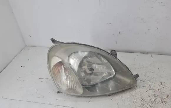 Toyota Yaris Headlight/headlamp