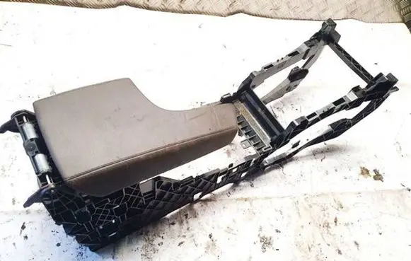 Opel Insignia A Armrest 13289024 585400