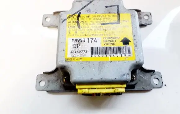 Mitsubishi Colt Airbag control unit/module mb953174 x6t39772