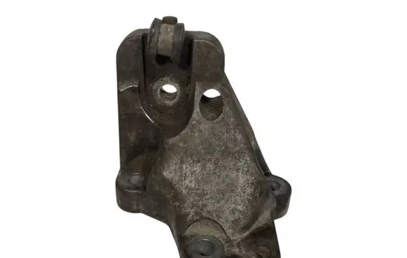 Engine mounting bracket
