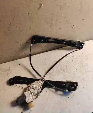 BMW 1 E81 E87 Front door window regulator with motor 7067795