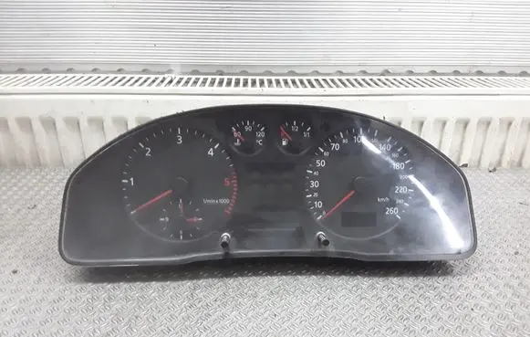 Audi A4 S4 B5 8D Speedometer (instrument cluster) 8D0919861F