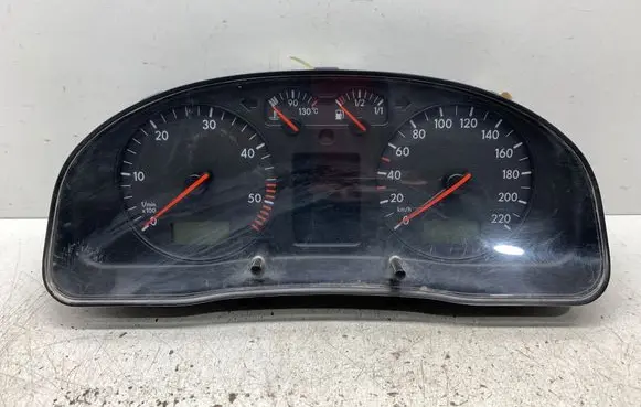 Volkswagen PASSAT B5 Speedometer (instrument cluster) 3B1919890A 88311300