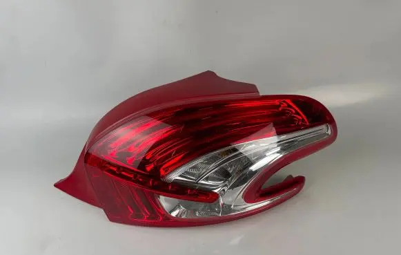 Peugeot 208 Rear/tail lights 9672628380