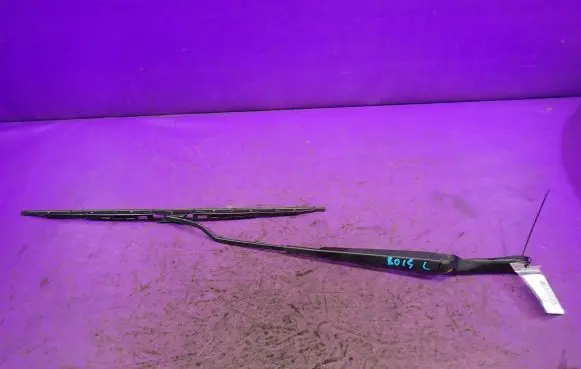 Volkswagen Golf IV Front wiper blade arm 1J1955409A
