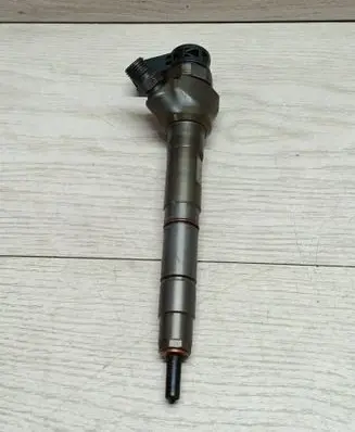 Volkswagen Golf VII Fuel injector 0445110475