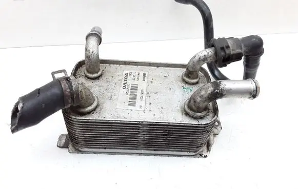 Volvo V50 Engine oil radiator 30723129
