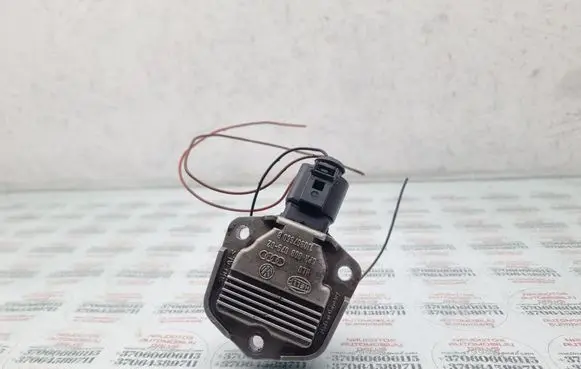 Volkswagen PASSAT B5.5 Oil level sensor 1J0907660B