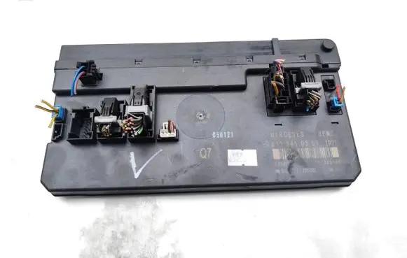 Mercedes-Benz Vito Viano W639 SAM control unit 6395450301 356165