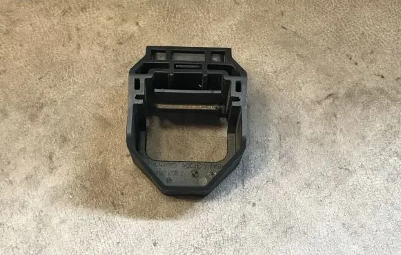 BMW 3 E90 E91 Radiator support slam panel bracket 7807184