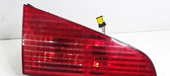 Peugeot 607 Tailgate rear/tail lights