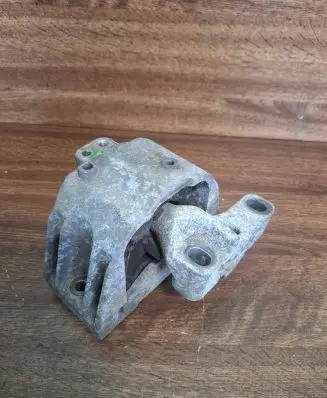 Audi A3 S3 8L Engine mount bracket