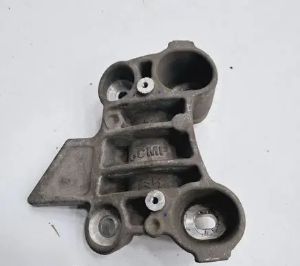 Peugeot 208 Engine mounting bracket 9826364780