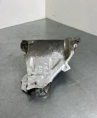 BMW X5 F15 Engine mounting bracket 6853208