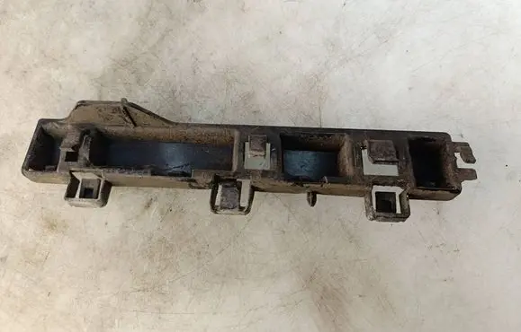 Renault Kadjar Front bumper mounting bracket 7294887