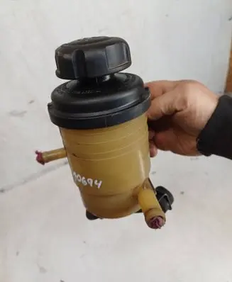 Hyundai Santa Fe Power steering fluid tank/reservoir