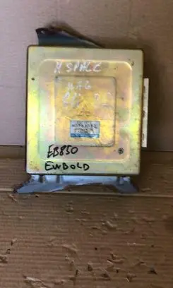 Mitsubishi Space Wagon Engine control unit/module MD751352