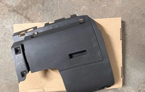 Volkswagen Touran II Dashboard lower bottom trim panel 1T1858365