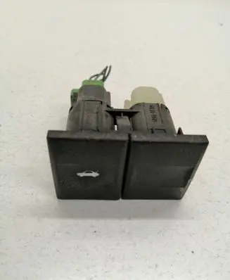 Tailgate opening switch