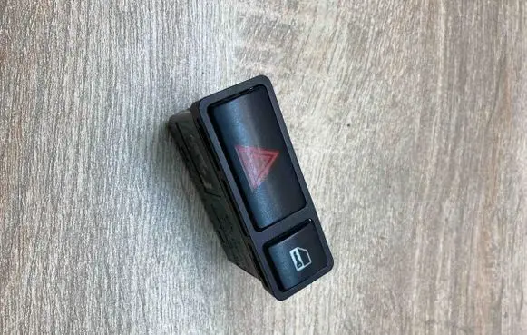 BMW X5 E53 Hazard light switch 8368920