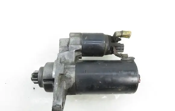 Volkswagen Golf V Starter motor 02Z911023F