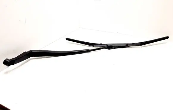 Toyota RAV 4 (XA40) Windshield/front glass wiper blade 