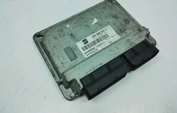 Skoda Fabia Mk1 (6Y) Engine control unit/module 03E906033D 5WP4012104