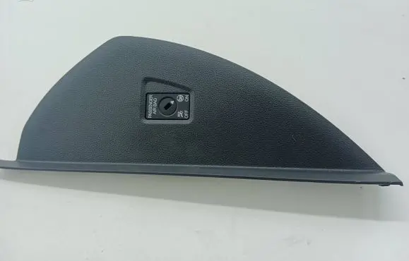 Passenger airbag on/off switch