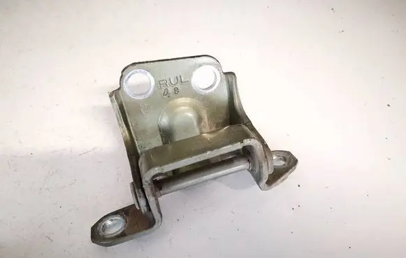 Subaru Impreza III Rear door lower hinge