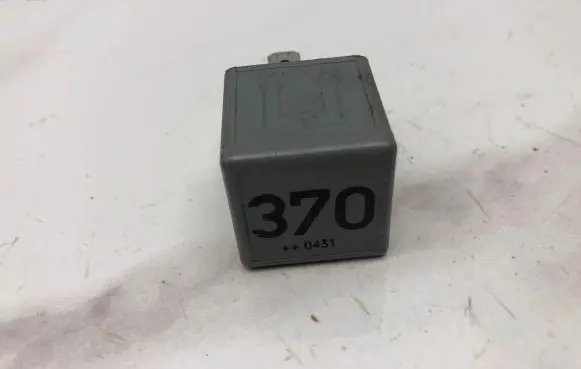 Audi A4 S4 B8 8K Other relay 8D0951253 V23134J52X300