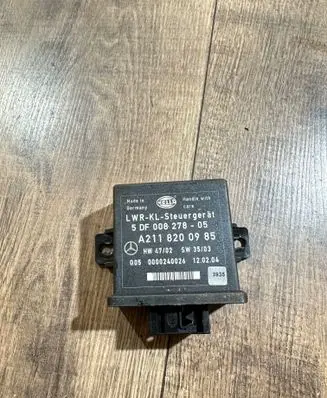 Mercedes-Benz E W211 Light module LCM A2118200985 5DF00827805 0000240026