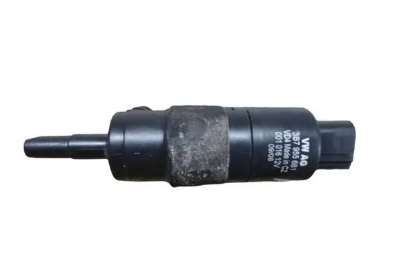 Volkswagen Golf V Headlight washer pump 3B7955681 001016