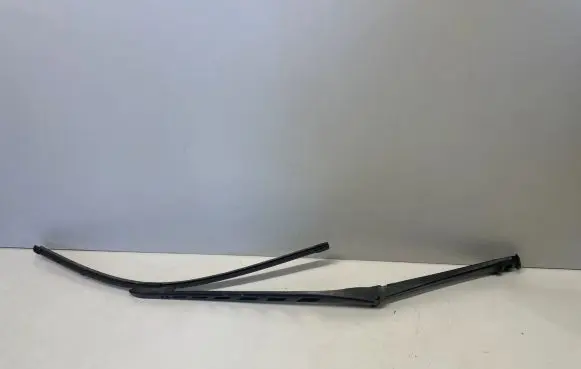 BMW 5 E60 E61 Front wiper blade arm 178260