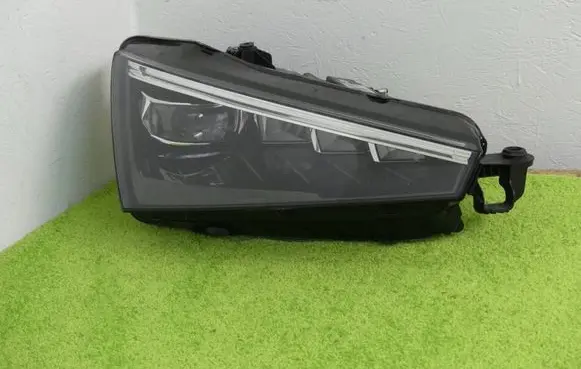 Skoda Scala Headlight/headlamp 657941018a
