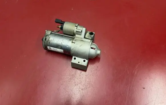 BMW X3 G01 Starter motor 8671503