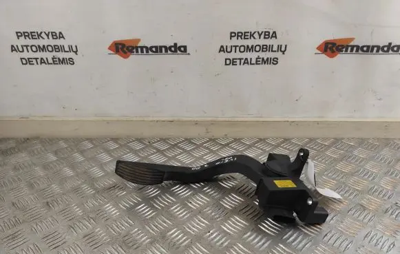 Iveco Daily 45 - 49.10 Accelerator throttle pedal 0281002632506 685304490 504061734