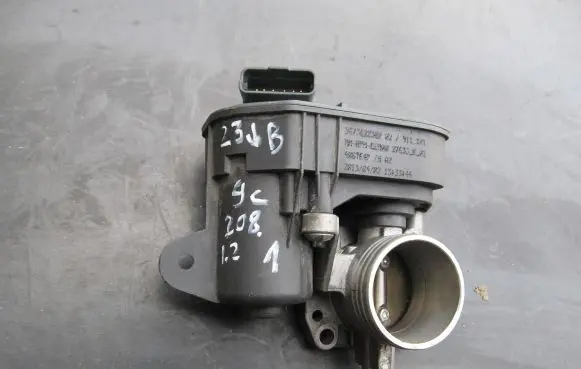 Peugeot 208 Throttle valve 967362238