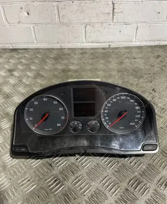 Volkswagen Golf V Speedometer (instrument cluster) 1K0920852A VWZ7Z0E2231121 V0004000