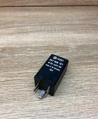 Volkswagen Golf III Other relay 357906121 05340100 117
