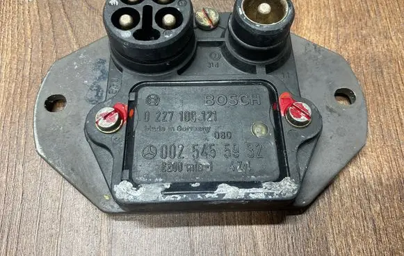 Mercedes-Benz E W124 Ignition amplifier control unit 0025455932 0227100121