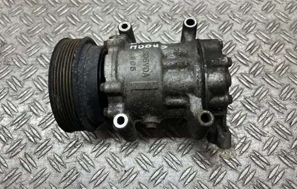 Renault Modus Air conditioning (A/C) compressor (pump) 8200365787