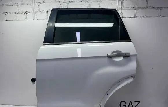 Chevrolet Captiva Rear door