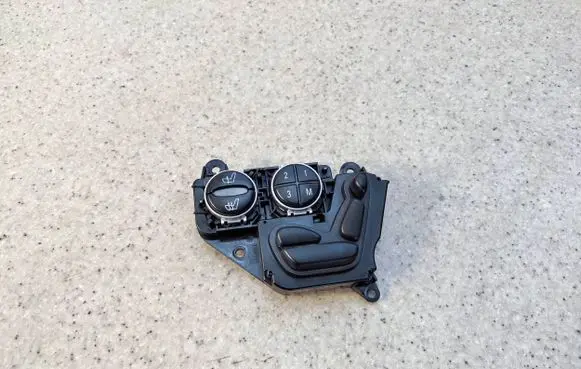 Mercedes-Benz SL R230 Seat control switch A2308211051