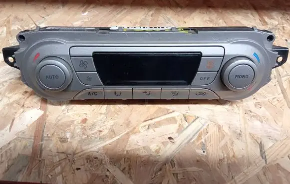 Ford Focus C-MAX Climate control unit 7M5T18C612CE W6PA46820