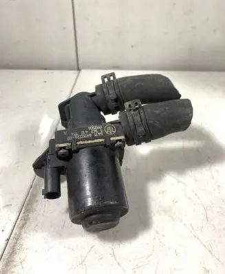 BMW 5 E60 E61 Coolant heater control valve 1147412174 090506