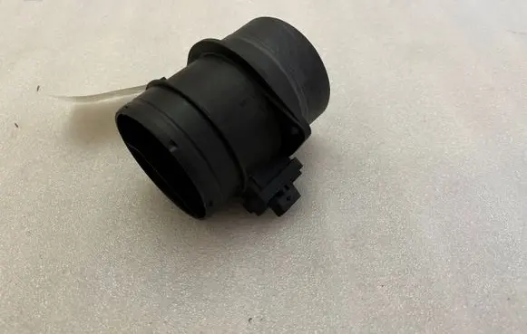 Volkswagen Tiguan Mass air flow meter 03L906461A